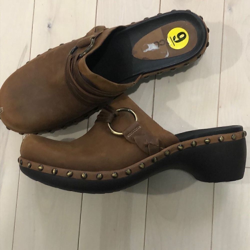 Ecco Women's Studded Closed Toe Clog Shoes Brown Size 6 NWOT - Picture 2 of 5